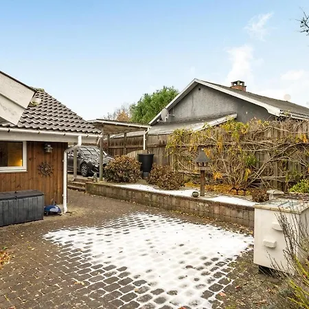 2 Bedroom Beautiful In Slagelse