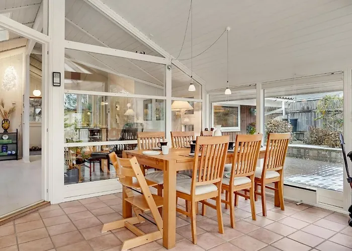 Dom wakacyjny 2 Bedroom Amazing In