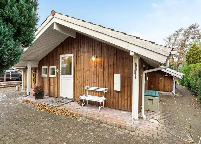 2 Bedroom Amazing In Dom wakacyjny Slagelse