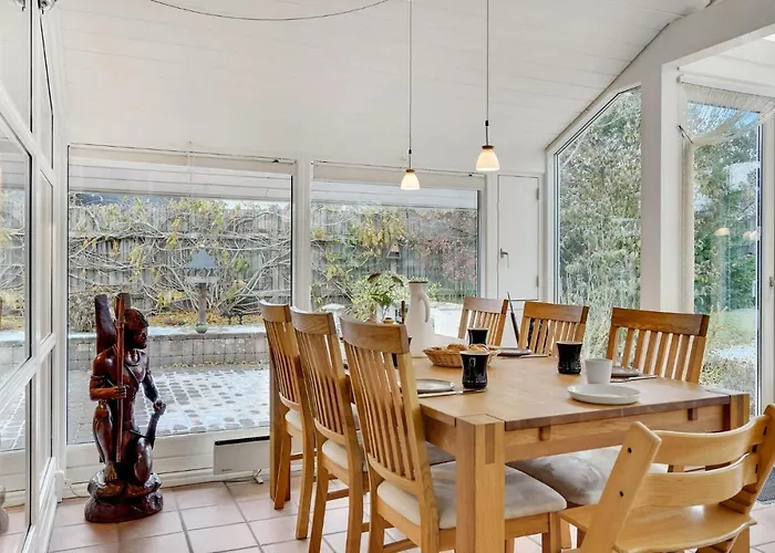 2 Bedroom Amazing In Dom wakacyjny *